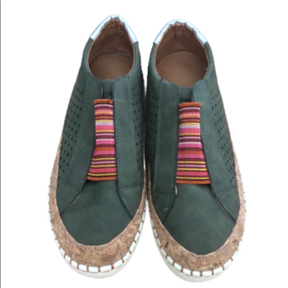 OLIVE GREEN SLIP ON SHOE • sz 7.5 • NWOT